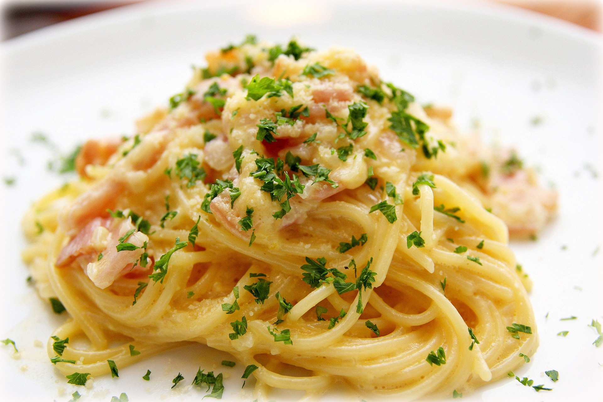 エッグクリームソースのパスタ